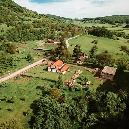 Casa Cu Prispa